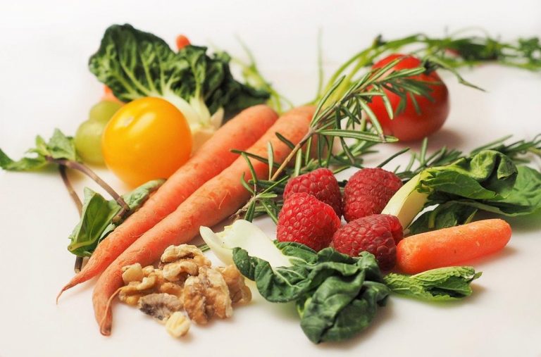Was sind die Vorteile des Verzehrs von rohem Gemüse und Obst?